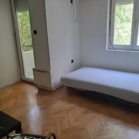 Apartment Quiet Garden